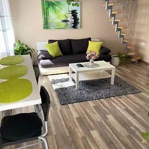 Island In The Downtown With Free Parking Debrecen