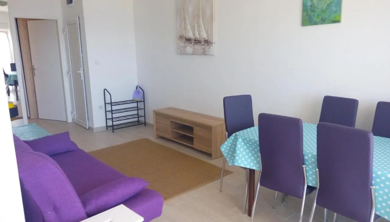 Apartmani Mentha & Lipa Novi Vinodolski Apartman